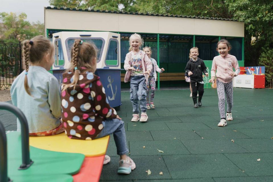  :             27   10