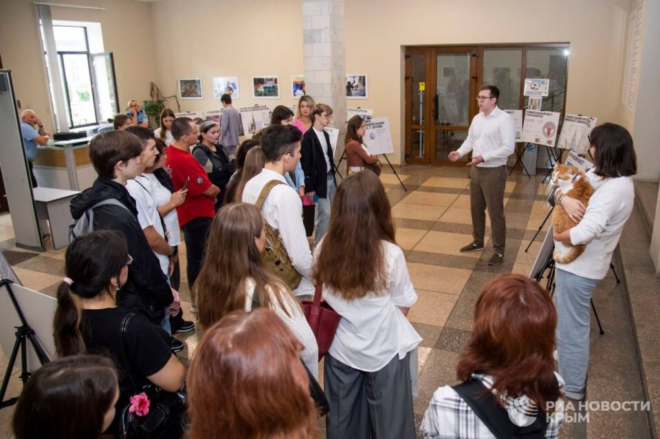 0 В пресс-центре РИА Новости Крым презентовали выставку об архитектурных шедеврах 0 В пресс-центре РИА Новости Крым презентовали выставку об архитектурных шедеврах