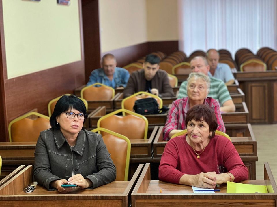Игорь Ивин: Продолжаем выполнять поручение Главы Республики Крым Сергея Валерьевича Аксёнова по выстраиванию эффективной коммуникации с председателями МКД и работе с ресурсоснабжающими и управляющими организациями Игорь Ивин: Продолжаем выполнять поручение Главы Республики Крым Сергея Валерьевича Аксёнова по выстраиванию эффективной коммуникации с председателями МКД и работе с ресурсоснабжающими и управляющими организациями