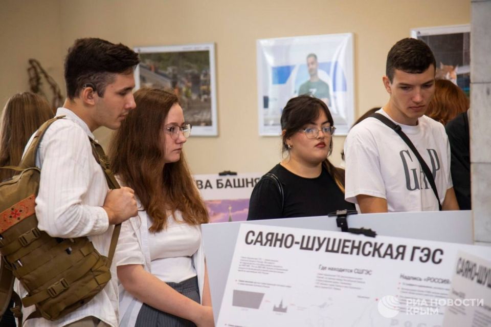 0 В пресс-центре РИА Новости Крым презентовали выставку об архитектурных шедеврах 0 В пресс-центре РИА Новости Крым презентовали выставку об архитектурных шедеврах