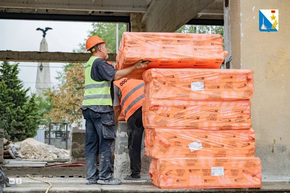 Ремонтируем школы. Капитальный ремонт школы № 16 («Образовательный центр имени В.Д. Ревякина») ведется по нацпроекту «Молодёжь и дети» Ремонтируем школы. Капитальный ремонт школы № 16 («Образовательный центр имени В.Д. Ревякина») ведется по нацпроекту «Молодёжь и дети»