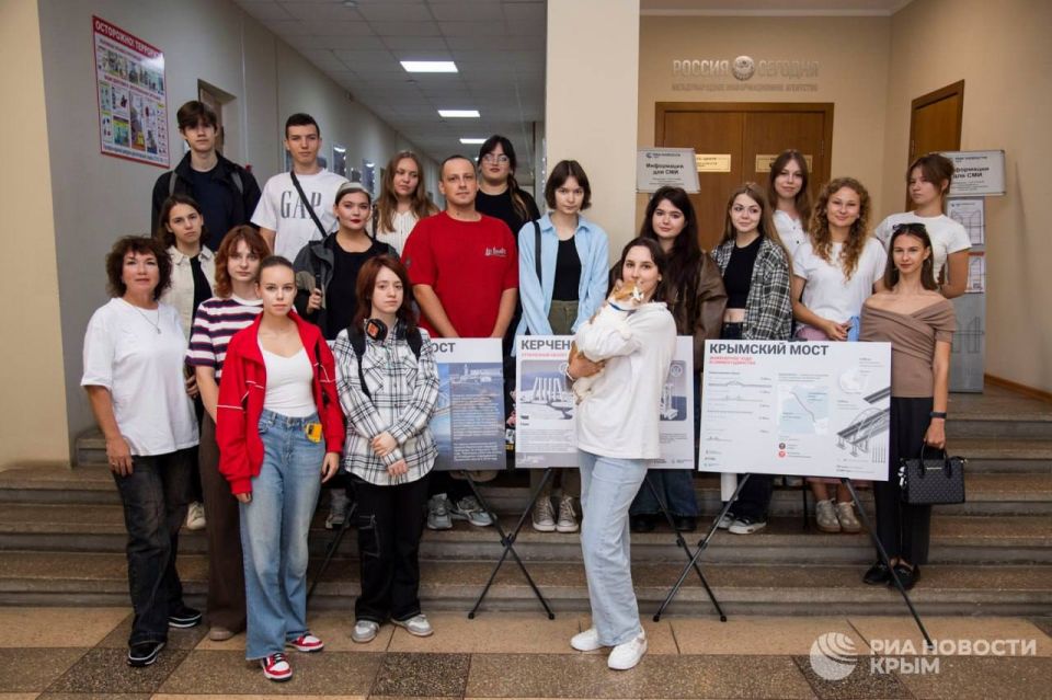 0 В пресс-центре РИА Новости Крым презентовали выставку об архитектурных шедеврах 0 В пресс-центре РИА Новости Крым презентовали выставку об архитектурных шедеврах