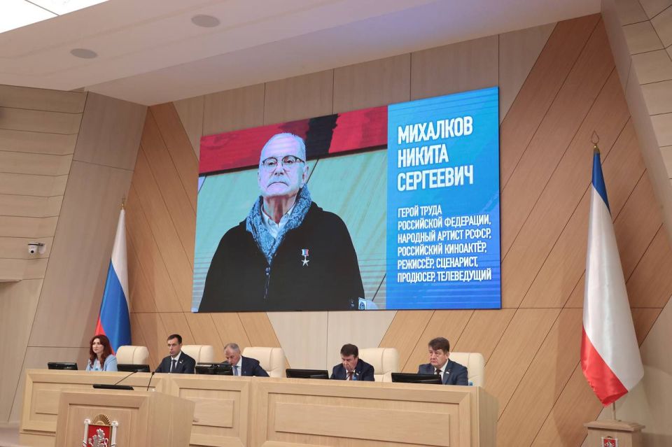 Государственный Совет Республики Крым присвоил звание «Почётный гражданин Республики Крым» Никите Михалкову и Василию Циблиеву Государственный Совет Республики Крым присвоил звание «Почётный гражданин Республики Крым» Никите Михалкову и Василию Циблиеву
