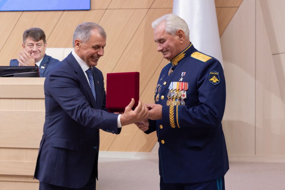  :   ,       -              ...