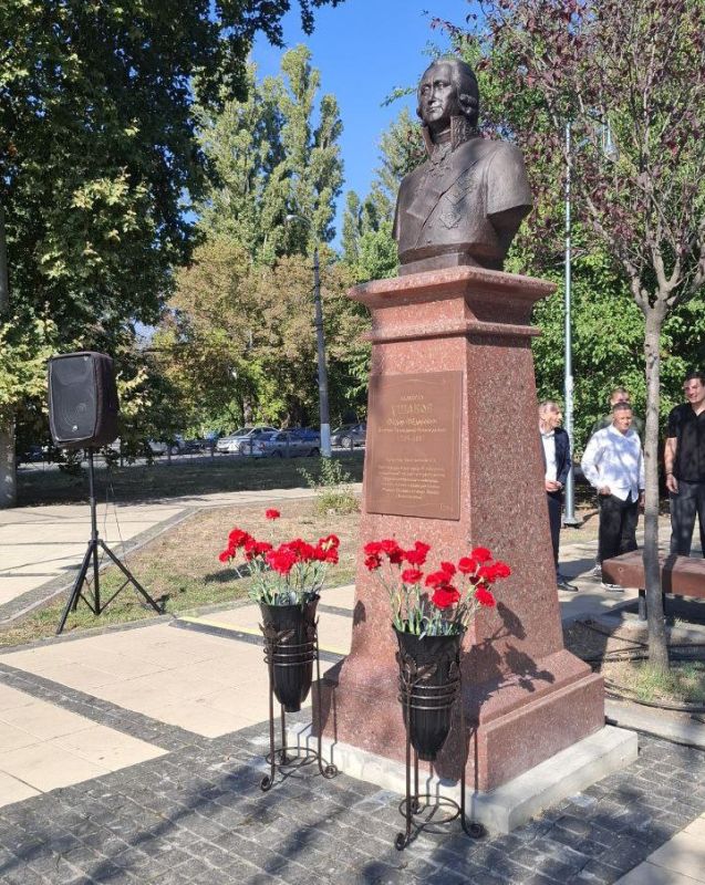 11 сентября в России отмечается памятная дата – День победы русской эскадры под командованием великого флотоводца Фёдора Фёдоровича Ушакова над турецким флотом у мыса Тендра в 1790 году 11 сентября в России отмечается памятная дата – День победы русской эскадры под командованием великого флотоводца Фёдора Фёдоровича Ушакова над турецким флотом у мыса Тендра в 1790 году