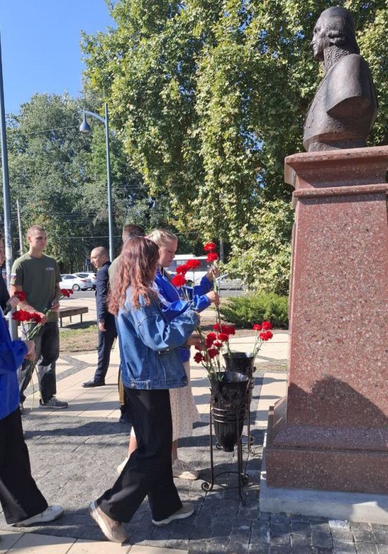 11 сентября в России отмечается памятная дата – День победы русской эскадры под командованием великого флотоводца Фёдора Фёдоровича Ушакова над турецким флотом у мыса Тендра в 1790 году 11 сентября в России отмечается памятная дата – День победы русской эскадры под командованием великого флотоводца Фёдора Фёдоровича Ушакова над турецким флотом у мыса Тендра в 1790 году
