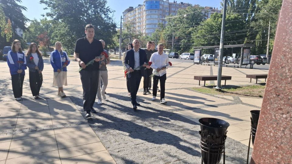 11 сентября в России отмечается памятная дата – День победы русской эскадры под командованием великого флотоводца Фёдора Фёдоровича Ушакова над турецким флотом у мыса Тендра в 1790 году 11 сентября в России отмечается памятная дата – День победы русской эскадры под командованием великого флотоводца Фёдора Фёдоровича Ушакова над турецким флотом у мыса Тендра в 1790 году