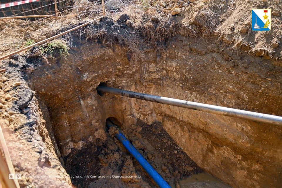 На улице Седова реконструируют часть водопроводной сети На улице Седова реконструируют часть водопроводной сети