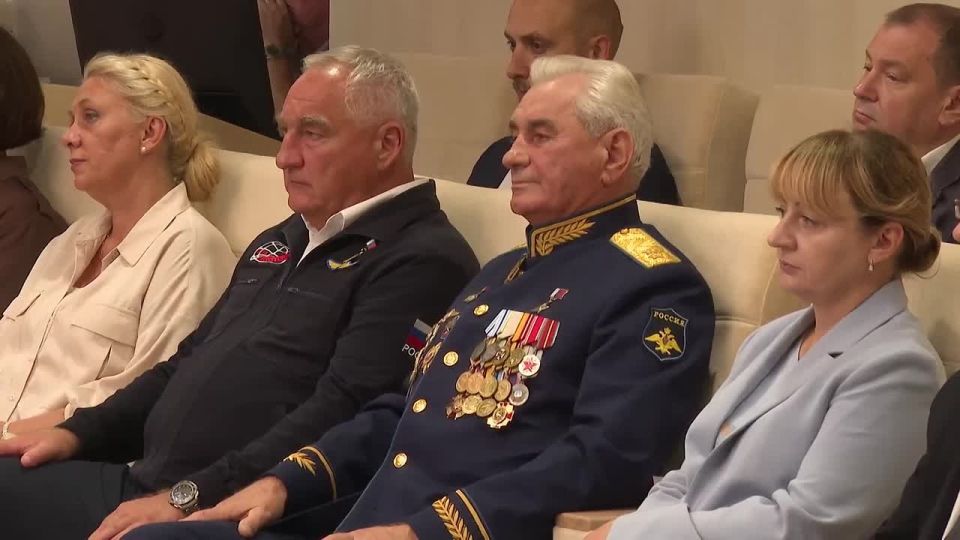  :   ,      ,      ,           ,   ...