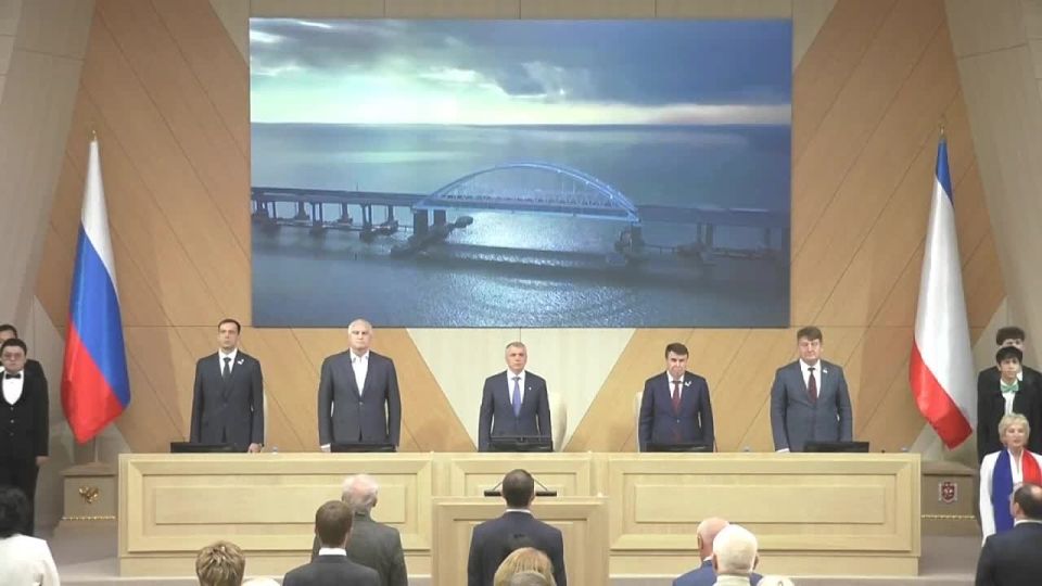 Владимир Константинов: Третья сессия Государственного Совета РК была открыта исполнением нового Государственного Гимна Республики Крым