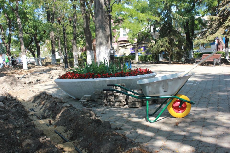 Владимир Ким: Продолжается работа по устройству систем автоматического полива зелёных насаждений на территории округа Владимир Ким: Продолжается работа по устройству систем автоматического полива зелёных насаждений на территории округа