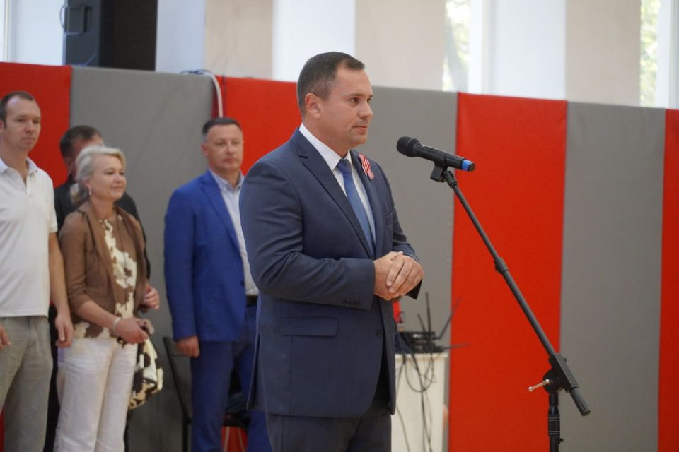 Сегодня, в канун Дня города, Керчь получила мощный импульс для развития спортивной жизни: после масштабного капитального ремонта свои двери вновь распахнул Дворец спорта «Судостроитель» Сегодня, в канун Дня города, Керчь получила мощный импульс для развития спортивной жизни: после масштабного капитального ремонта свои двери вновь распахнул Дворец спорта «Судостроитель»