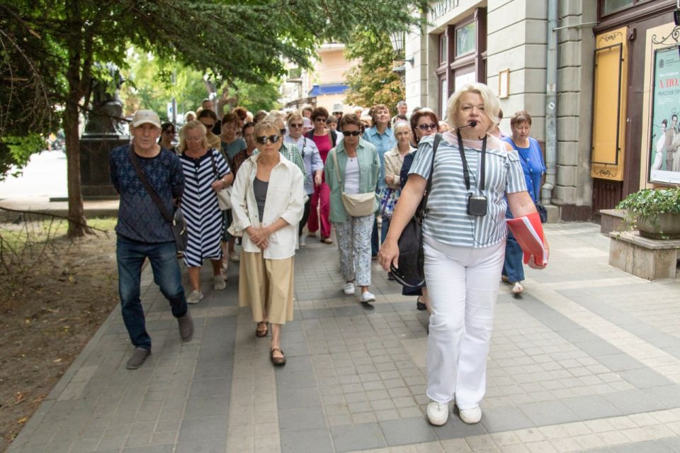 Отдел по туризму МКУ Управление молодежи, спорта и туризма Администрации города Симферополя возобновил экскурсии по нашему любимому городу в рамках проекта «Бесплатные экскурсии и инфотуры 2025» после летнего перерыва! Отдел по туризму МКУ Управление молодежи, спорта и туризма Администрации города Симферополя возобновил экскурсии по нашему любимому городу в рамках проекта «Бесплатные экскурсии и инфотуры 2025» после летнего перерыва!