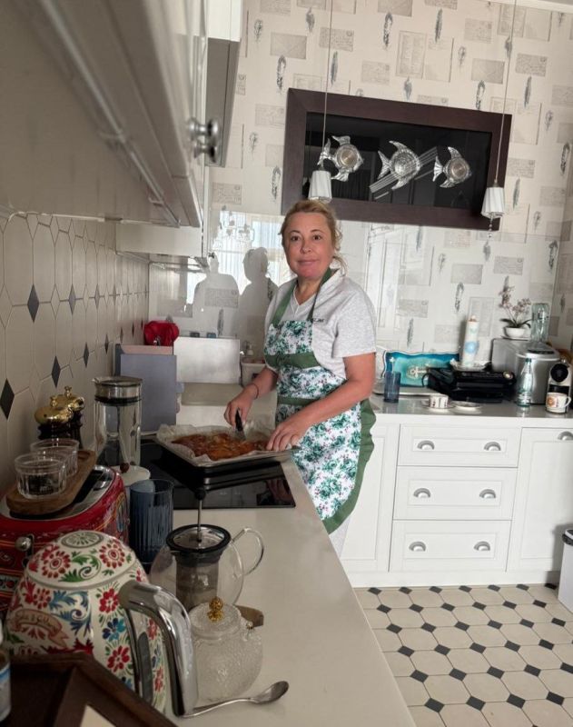 Янина Павленко: С днем осенних пирогов, друзья Оказывается, есть такой замечательный праздник И, как обещала, делюсь рецептом чеховского капустного пирога, который готовили и очень любили в семье классика Янина Павленко: С днем осенних пирогов, друзья Оказывается, есть такой замечательный праздник И, как обещала, делюсь рецептом чеховского капустного пирога, который готовили и очень любили в семье классика