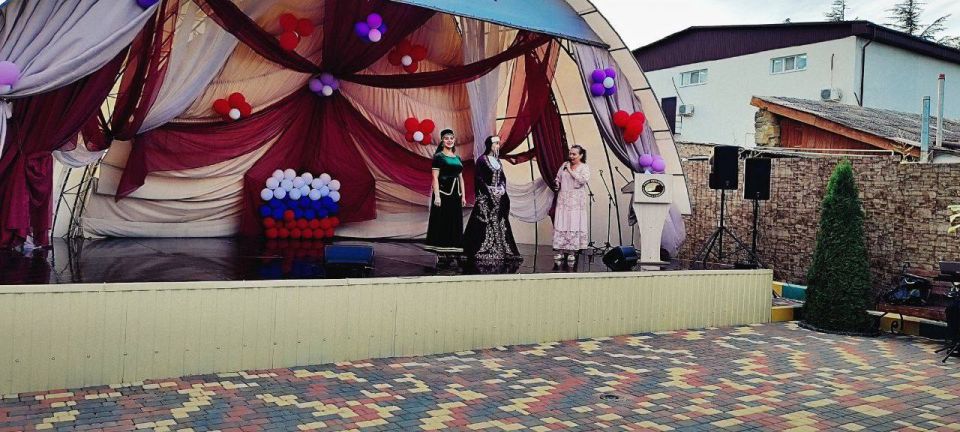 IV фестиваль национальных культур «Сияние Солхата», прошедший в Старом Крыму, объединил народы Крыма в большом творческом празднике IV фестиваль национальных культур «Сияние Солхата», прошедший в Старом Крыму, объединил народы Крыма в большом творческом празднике