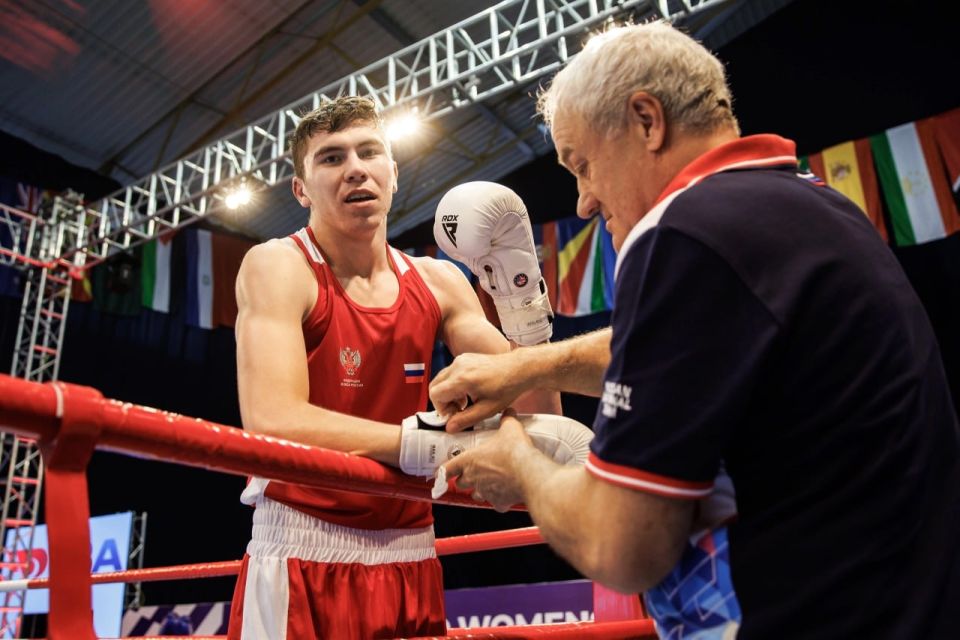  :                   1718 ,    