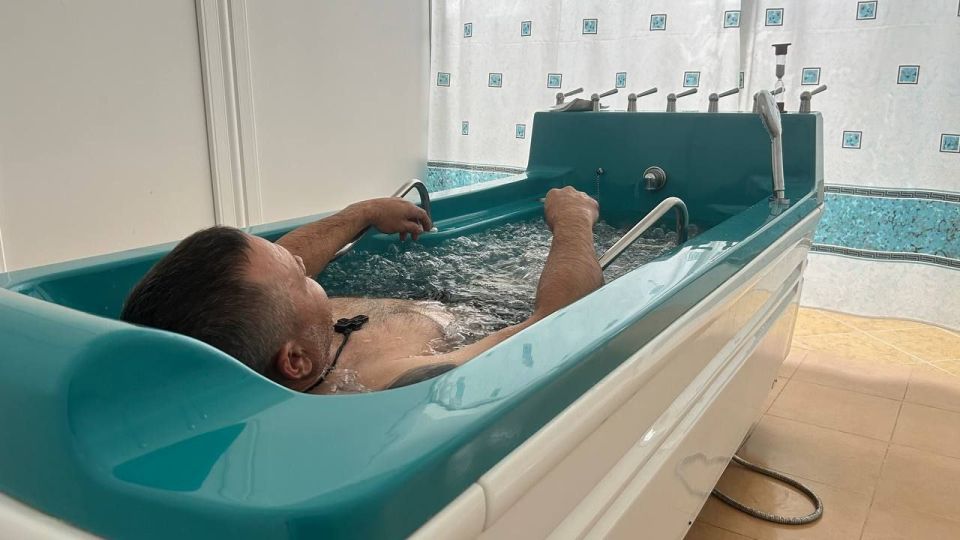  :     !   , ,   ,    ,  ,     ,    