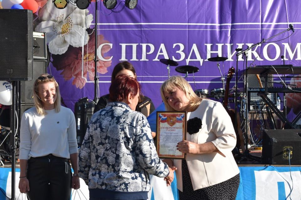 Галина Огнёва: Тепло, с душой и широким размахом! Так лучистовцы отпраздновали 80-летие села Галина Огнёва: Тепло, с душой и широким размахом! Так лучистовцы отпраздновали 80-летие села