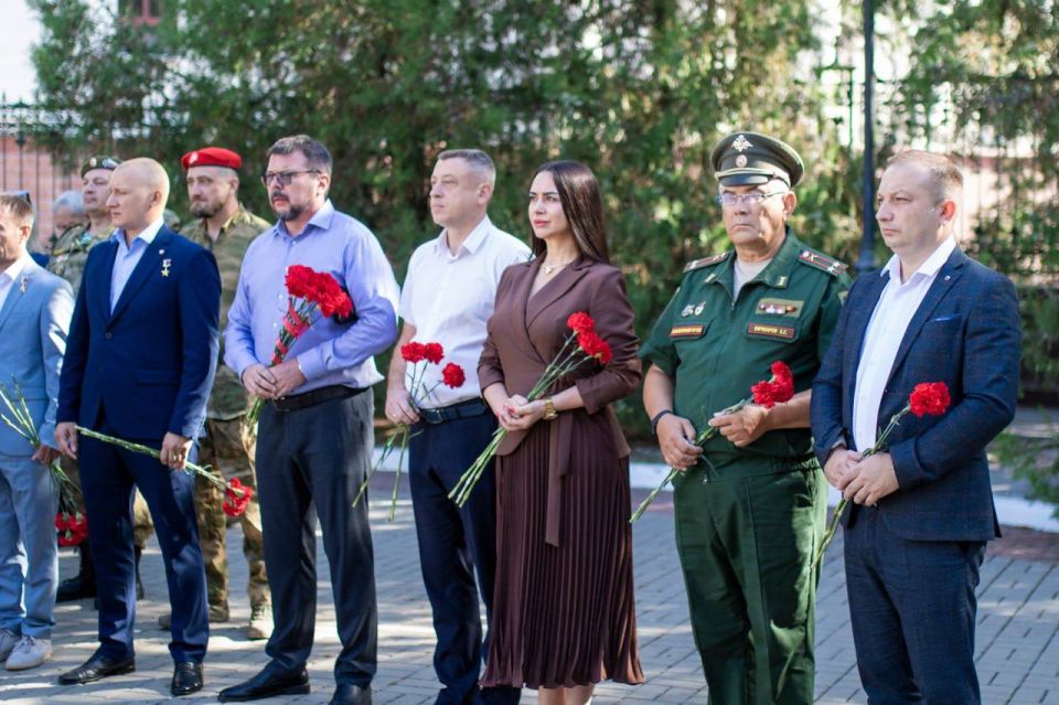 В Симферополе стартовал осенний этап Регионального патриотического конкурса «Вахта Памяти поколений – Пост № 1» В Симферополе стартовал осенний этап Регионального патриотического конкурса «Вахта Памяти поколений – Пост № 1»