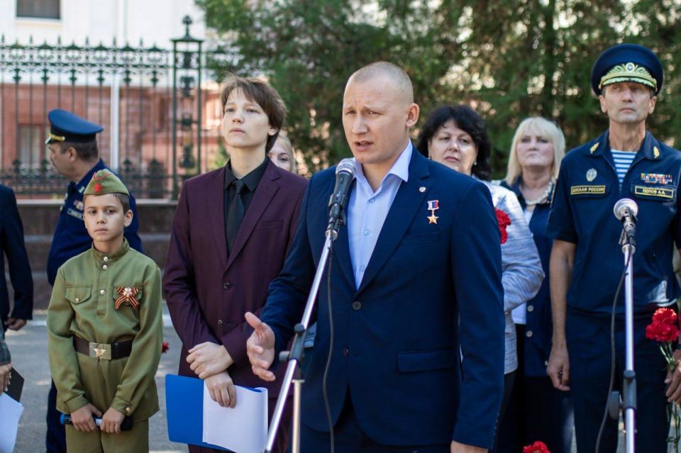 Юрий Нимченко: Принял участие в открытии осенней «Вахты Памяти» у легендарного Мемориала Славы «Танк Т-34» в Симферополе Юрий Нимченко: Принял участие в открытии осенней «Вахты Памяти» у легендарного Мемориала Славы «Танк Т-34» в Симферополе
