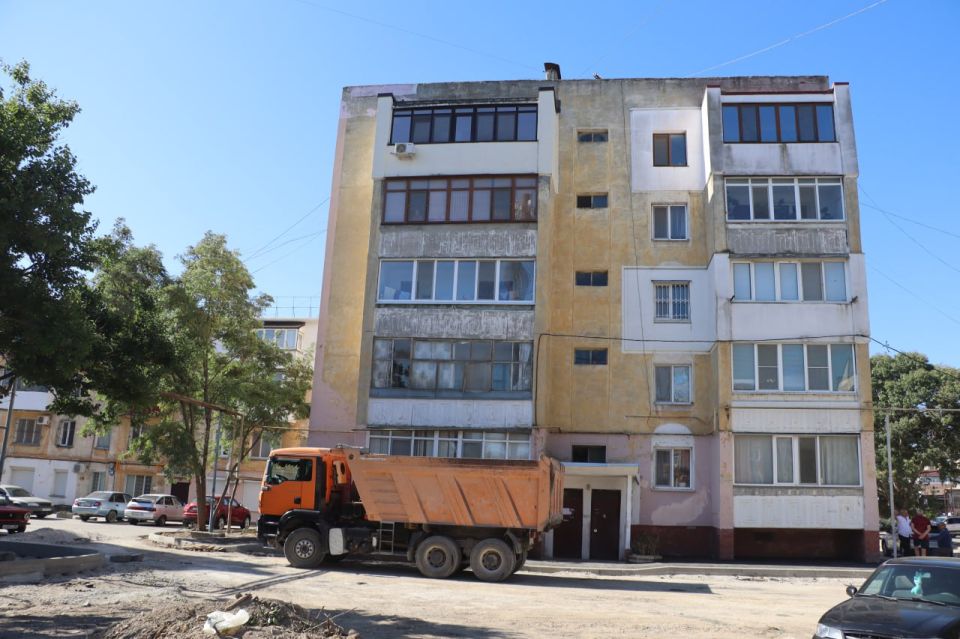 В Керчи приступили к благоустройству большого двора по ул. Славы, 25/12, 21, ул. Фестивальной, 2, 6, ул. Всесоюзной, 10 В Керчи приступили к благоустройству большого двора по ул. Славы, 25/12, 21, ул. Фестивальной, 2, 6, ул. Всесоюзной, 10