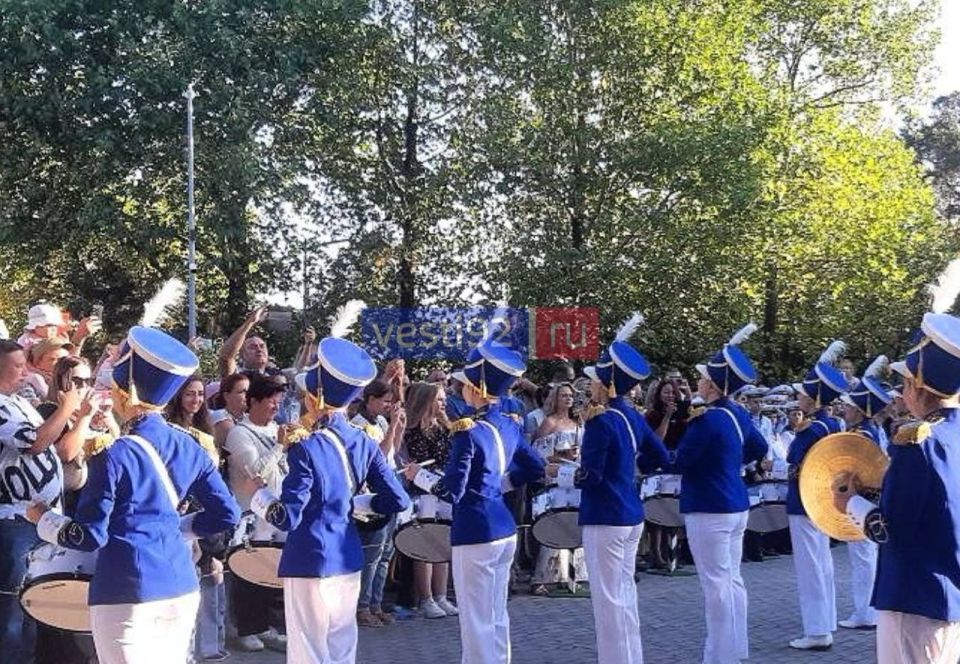 В Севастополе сыграли «Вечернюю зорю» В Севастополе сыграли «Вечернюю зорю»