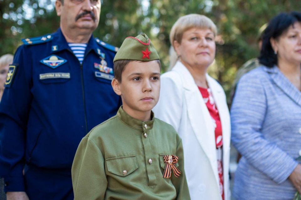 В Симферополе стартовал осенний этап Регионального патриотического конкурса «Вахта Памяти поколений – Пост № 1» В Симферополе стартовал осенний этап Регионального патриотического конкурса «Вахта Памяти поколений – Пост № 1»