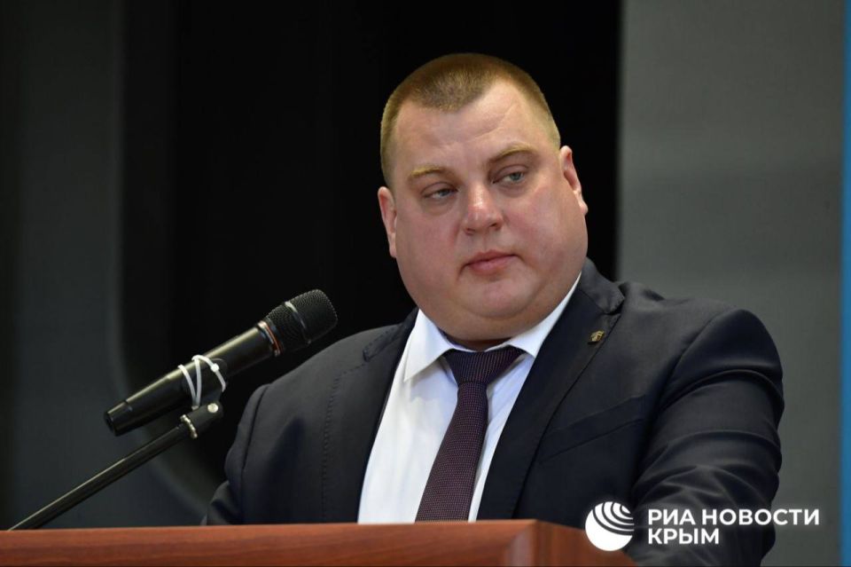 Буксир ледового класса заложили на судостроительном заводе в Керчи Буксир ледового класса заложили на судостроительном заводе в Керчи