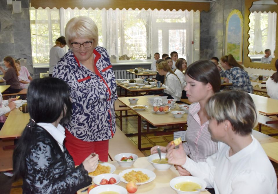 Галина Огнёва: Школьное питание – это залог здоровья подрастающего поколения Галина Огнёва: Школьное питание – это залог здоровья подрастающего поколения