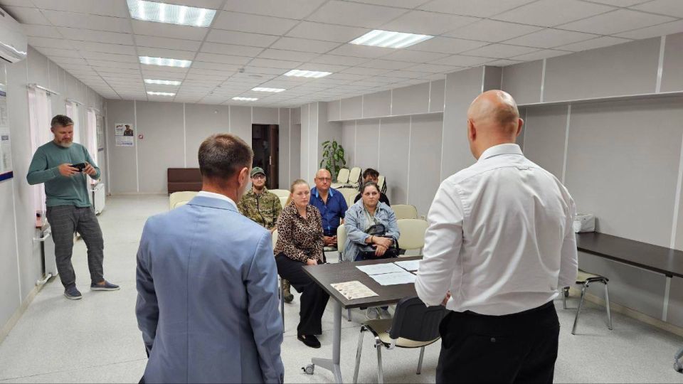 Юрий Нимченко: Сегодня вместе с Владимиром Олеговичем Трегубом, руководителем крымского филиала Государственного фонда «Защитники Отечества», мы провели важнейшее мероприятие — вручили удостоверения ветеранов боевых действий... Юрий Нимченко: Сегодня вместе с Владимиром Олеговичем Трегубом, руководителем крымского филиала Государственного фонда «Защитники Отечества», мы провели важнейшее мероприятие — вручили удостоверения ветеранов боевых действий...