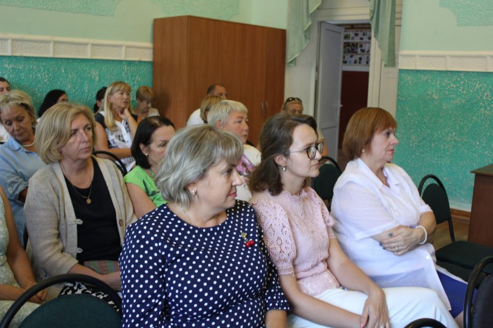 Владимир Ким: Начинаем проводить встречи с коллективами школ и детских садов нашего округа Владимир Ким: Начинаем проводить встречи с коллективами школ и детских садов нашего округа
