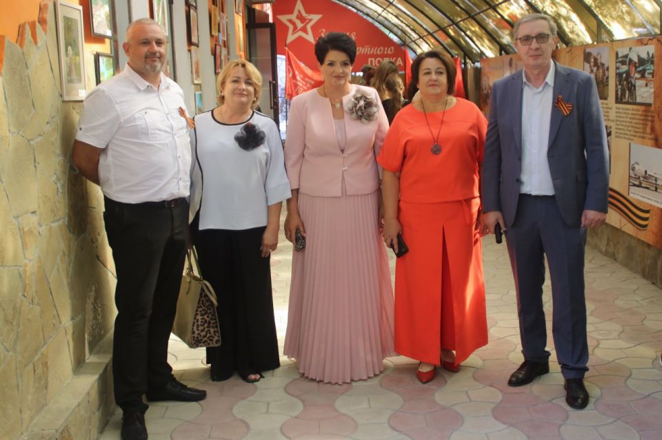 ����� ������������ ������ ���������� ��������� ����� ����� � 90-������ �������