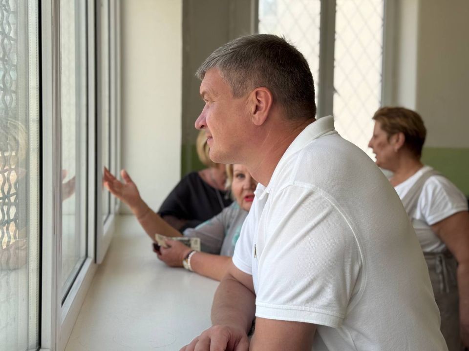 Александр Юрьев: Вместе с моим заместителем Валерией Симаковой и коллегами из управления образования города посетили школу №16 Александр Юрьев: Вместе с моим заместителем Валерией Симаковой и коллегами из управления образования города посетили школу №16