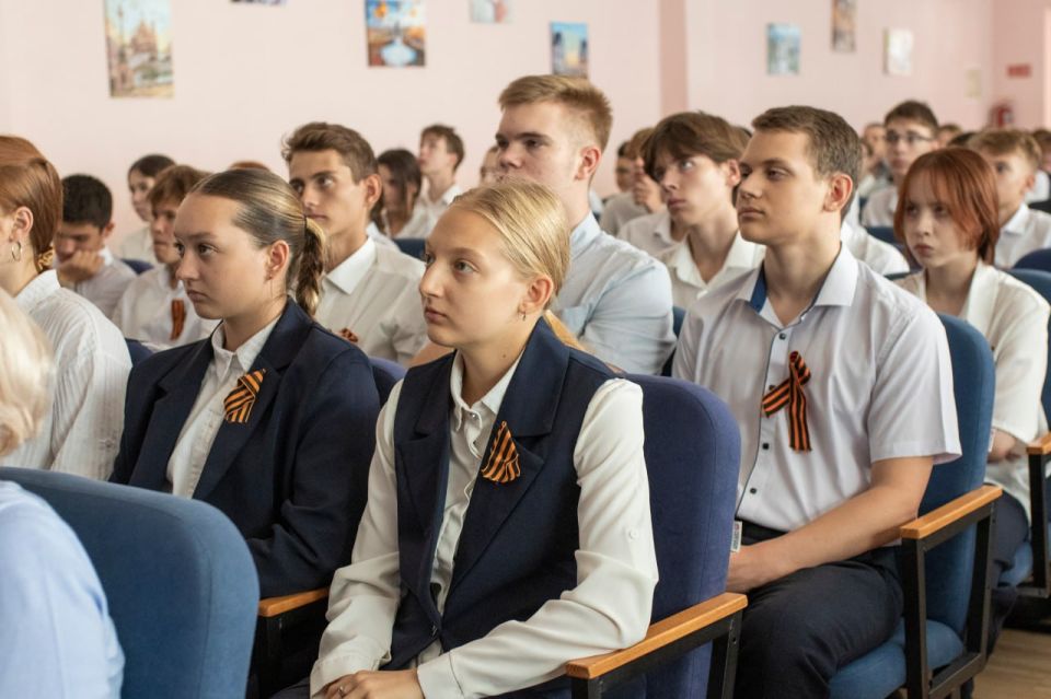 Учащиеся школ крымской столицы посмотрели премьеру документального фильма о лагере «Картофельный городок» Учащиеся школ крымской столицы посмотрели премьеру документального фильма о лагере «Картофельный городок»