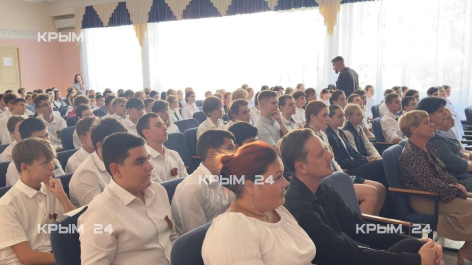 Симферопольские школьники посмотрели премьеру документального фильма о пересыльном лагере Симферопольские школьники посмотрели премьеру документального фильма о пересыльном лагере