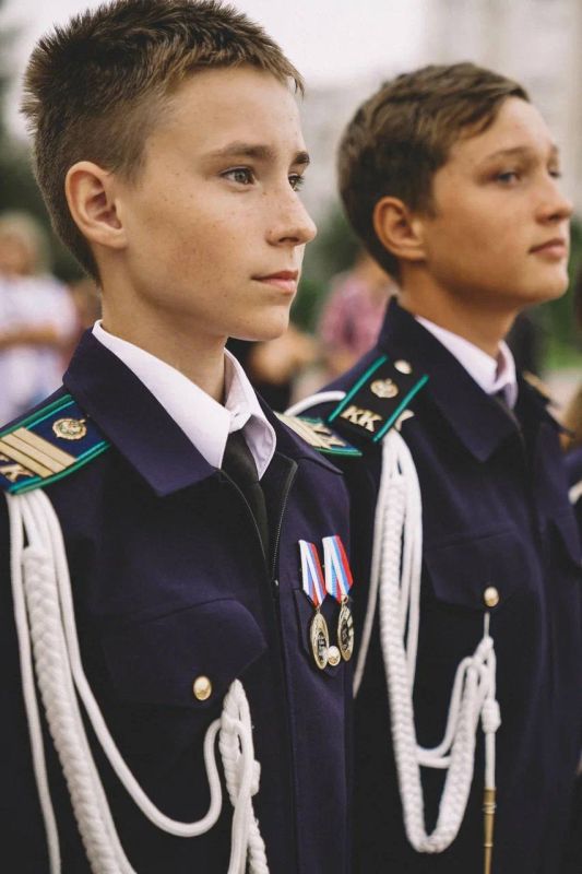 Александр Юрьев: Сегодня на мемориальном комплексе «Красная горка» в рамках патриотической акции «Единство нации» международного проекта «Непокорённые» состоялось развёртывание самого большого в мире Знамени Победы Александр Юрьев: Сегодня на мемориальном комплексе «Красная горка» в рамках патриотической акции «Единство нации» международного проекта «Непокорённые» состоялось развёртывание самого большого в мире Знамени Победы