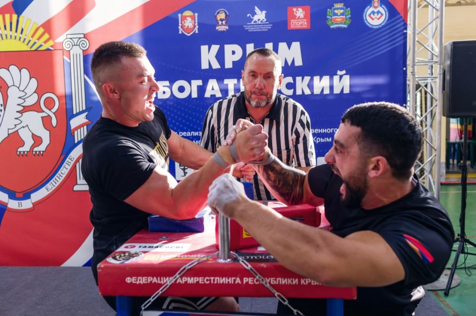 Юрий Нестеренко: В Симферополе состоялся фестиваль силовых видов спорта «Кубок Шарлиева» Юрий Нестеренко: В Симферополе состоялся фестиваль силовых видов спорта «Кубок Шарлиева»