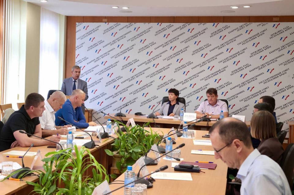 В Госсовете Крыма обсудили экологию и водообеспечение В Госсовете Крыма обсудили экологию и водообеспечение