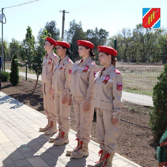 В пгт Вольное состоялась церемония открытия осеннего этапа патриотического проекта «Вахта Памяти поколений – «Пост № 1» В пгт Вольное состоялась церемония открытия осеннего этапа патриотического проекта «Вахта Памяти поколений – «Пост № 1»