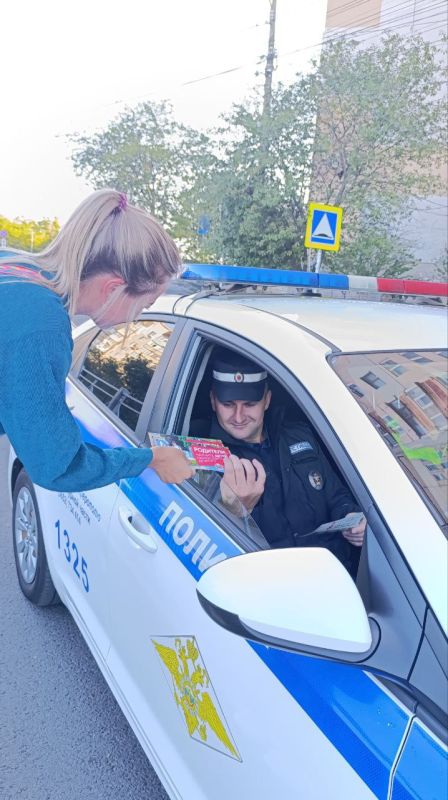 17 сентября учащиеся 6-г класса МБОУ «СОШ-детский сад» №36 города Симферополя, вместе с родителями и сотрудниками Госавтоинспекции, провели важную акцию «Родительский патруль» в рамках Недели безопасности дорожного движения 17 сентября учащиеся 6-г класса МБОУ «СОШ-детский сад» №36 города Симферополя, вместе с родителями и сотрудниками Госавтоинспекции, провели важную акцию «Родительский патруль» в рамках Недели безопасности дорожного движения