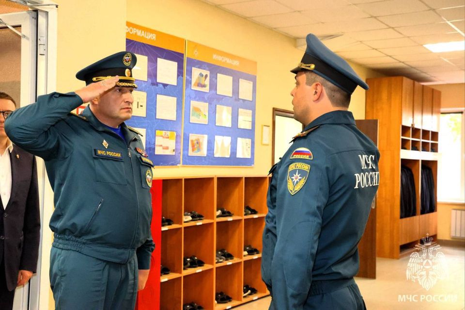 Александр Куренков начал поездку в Челябинскую область с посещения Уральского учебного спасательного центра Александр Куренков начал поездку в Челябинскую область с посещения Уральского учебного спасательного центра