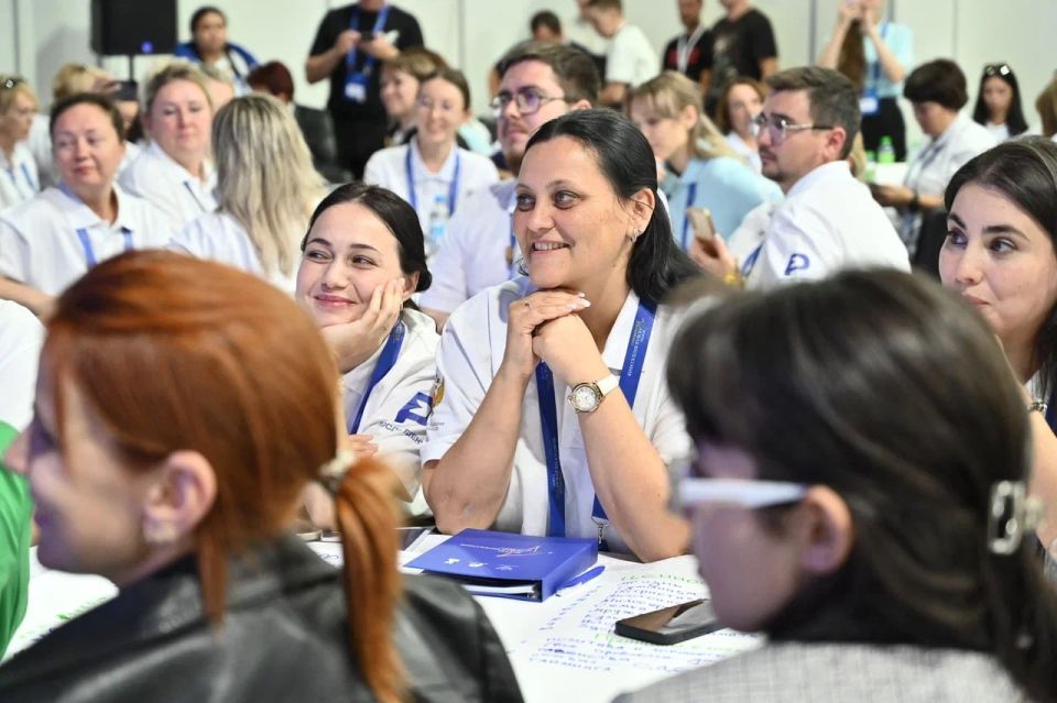 Советники по воспитанию из Крыма участвуют в форуме «Новая философия воспитания» в Волгограде Советники по воспитанию из Крыма участвуют в форуме «Новая философия воспитания» в Волгограде