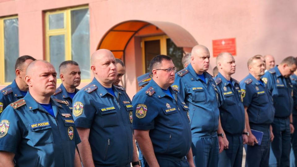 Сотрудники МЧС России приняли участие в благодарственном молебне в честь коны Божией Матери «Неопалимая Купина» Сотрудники МЧС России приняли участие в благодарственном молебне в честь коны Божией Матери «Неопалимая Купина»