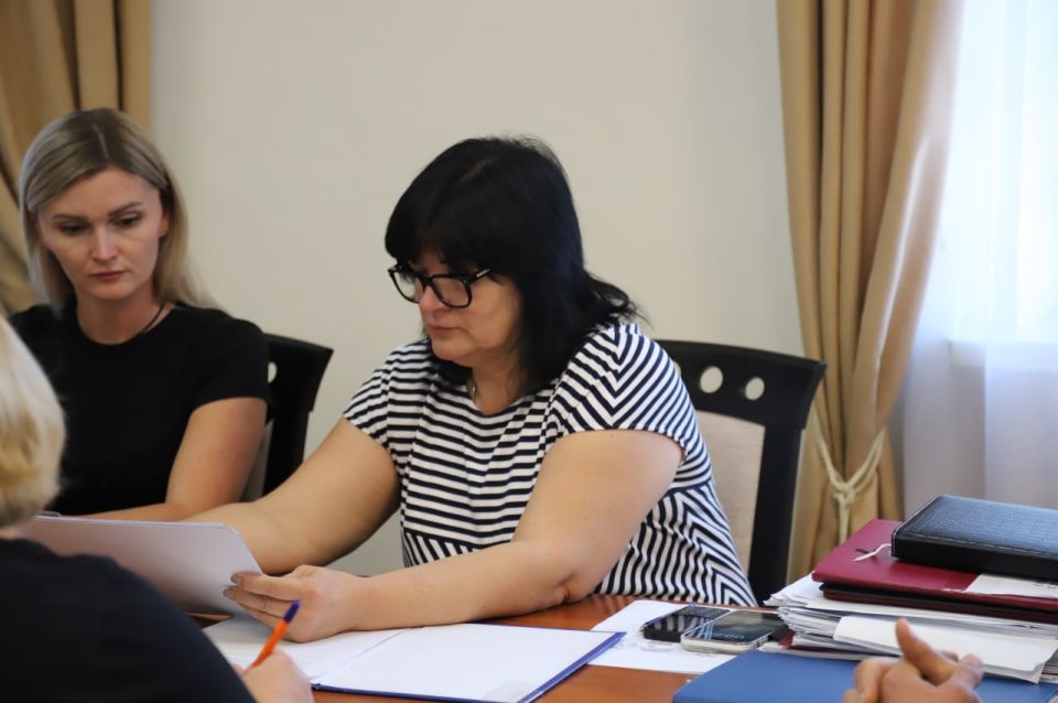 Глава администрации Бахчисарайского района Анжелика Ястребова совместно с профильными специалистами провела приём граждан