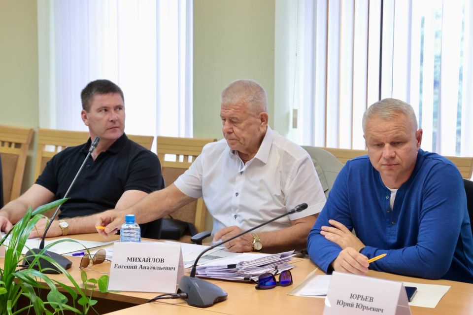 В Госсовете Крыма обсудили экологию и водообеспечение В Госсовете Крыма обсудили экологию и водообеспечение