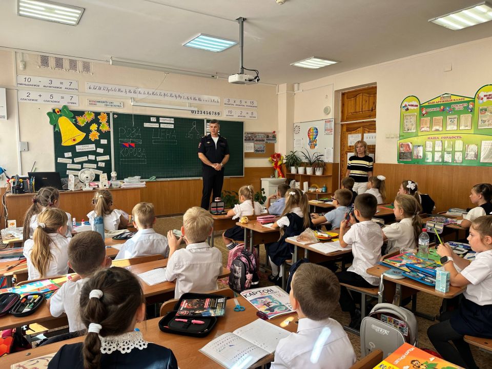 Начальник Управления Госавтоинспекции УМВД России по городу Севастополю полковник полиции Юрий Бондарчук принял участие в мероприятии, посвящённом Единому дню безопасности дорожного движения Начальник Управления Госавтоинспекции УМВД России по городу Севастополю полковник полиции Юрий Бондарчук принял участие в мероприятии, посвящённом Единому дню безопасности дорожного движения