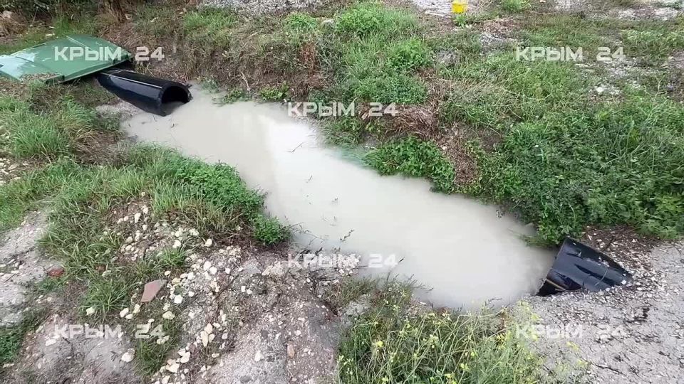 В Белогорске улицу Щёлкина подтопило из-за сильного дождя