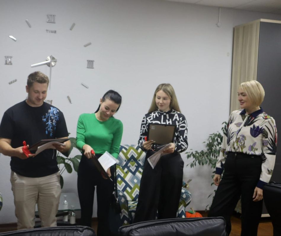 Инна Федоренко: Сегодня вручила заветные ключи от квартир нашим жителям района из числа детей-сирот Инна Федоренко: Сегодня вручила заветные ключи от квартир нашим жителям района из числа детей-сирот