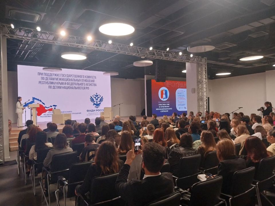 Мы - начинаем!. Межрегиональный форум «Практика СМИ в укреплении межнационального согласия», организованный Государственным комитетом по делам межнациональных отношений Республики Крым и Медиацентром им. И. Гаспринского при...