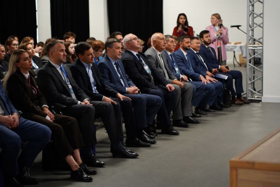 В Крыму прошёл Межрегиональный форум «Практика СМИ в укреплении межнационального согласия» В Крыму прошёл Межрегиональный форум «Практика СМИ в укреплении межнационального согласия»